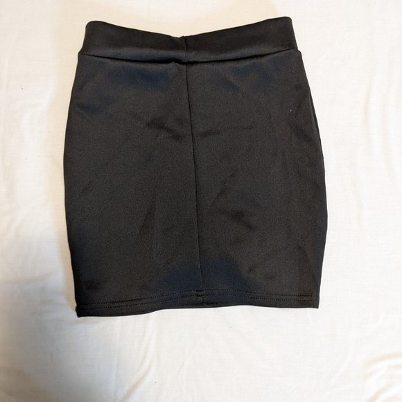 Black Bodycon Mini Skirt - Picture 2 of 3